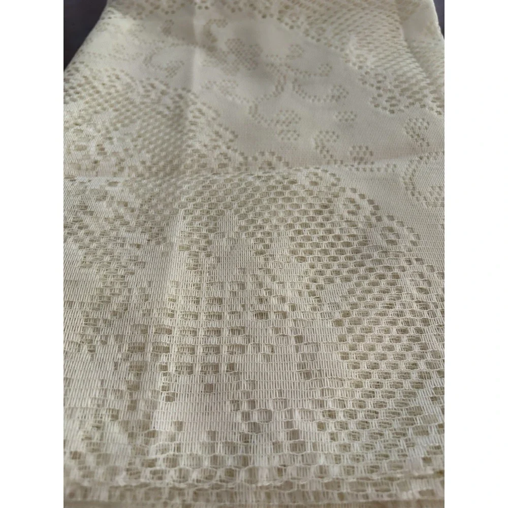 VTG Lace Tablecloth Cream With Pattern Throughout -Cottage Core Design 72